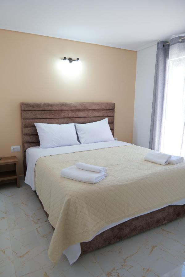 Elite Hotel Sarandë Exterior foto